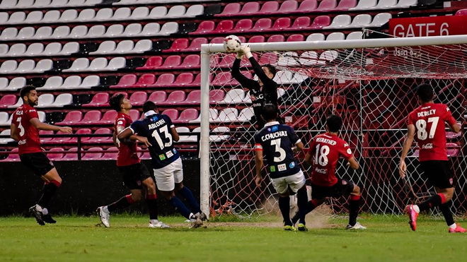 Văn Lâm sắp ký hợp đồng với Cerezo Osaka 