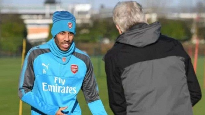 HLV Wenger tuyên bố: 'Với Aubameyang, Arsenal có thể đá với 4 cầu thủ tấn công' 