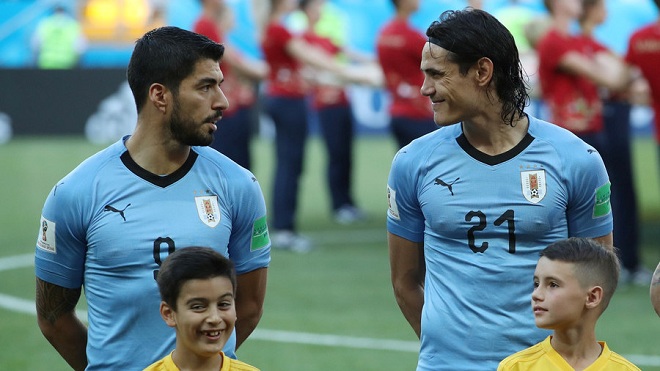 Fan thích thú với pha phối hợp ghi bàn của Suarez và Cavani vào lưới Bồ Đào Nha