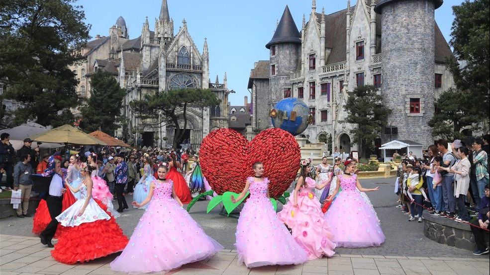 Sun World Ba Na Hills rộn rã đón du khách Quảng Nam - Đà Nẵng trong tháng 3 tri ân