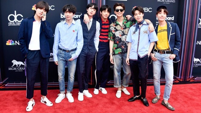 BTS chiếm ngôi quán quân BXH Billboard 200: Thành công nhờ 'chơi trội'