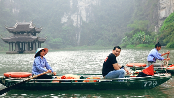 Đạo diễn Lương Đình Dũng: Từ thử thách 'cõng con' đến cuộc chơi 'ngủ gật'