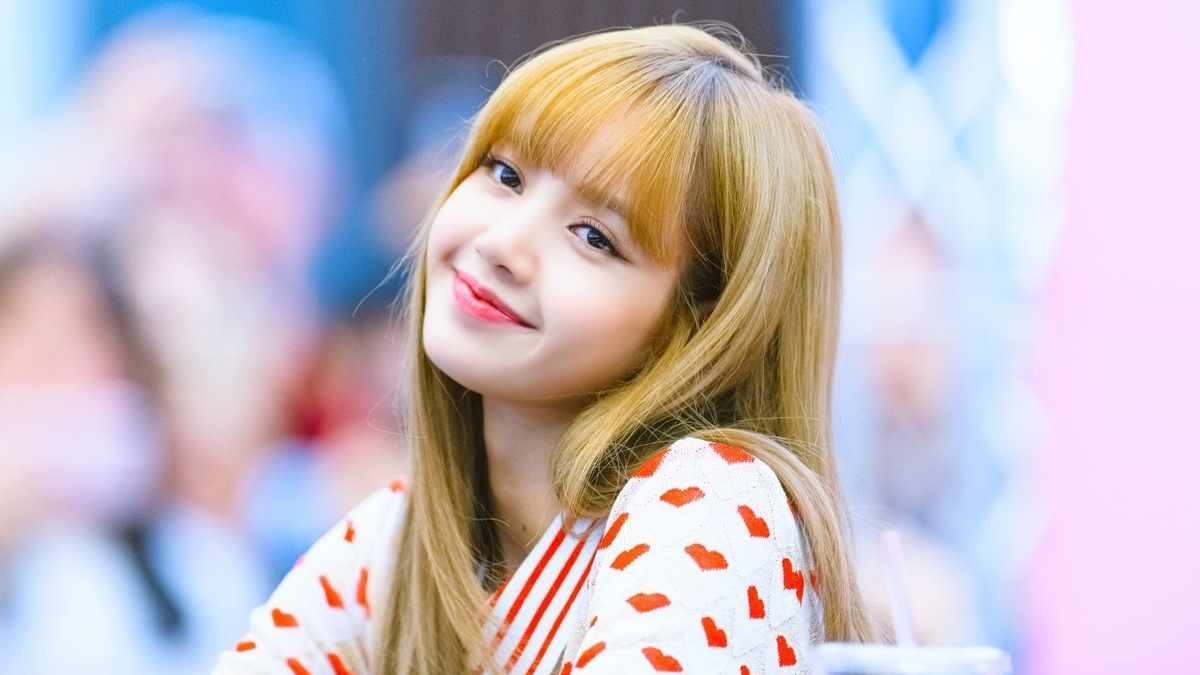 Lisa - cô em út đa tài của Blackpink