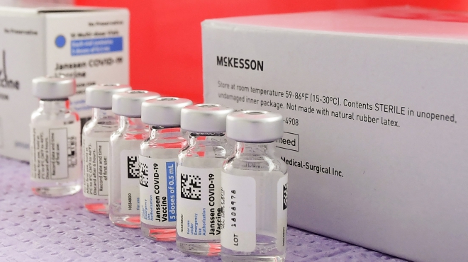 IMF cảnh báo tiến độ tiêm vaccine Covid-19 chậm là rủi ro lớn nhất với kinh tế toàn cầu