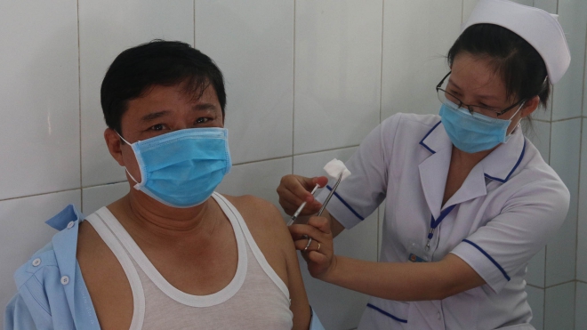 Ban hành Nghị quyết về việc mua vaccine phòng Covid-19