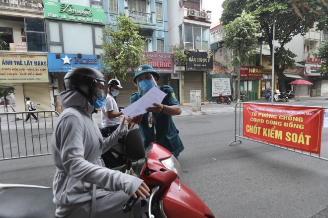 Giấy đi đường Hà Nội, Covid Hà Nội, Hà Nội chống covid thực chất hơn 15 ngày tới, Covid ớ Hà Nội, số ca mắc covid 19 hà nội