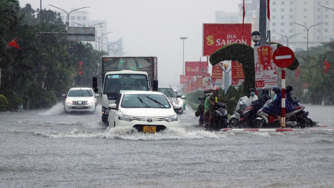 Đêm 14/11, nhiều vùng biển mưa dông, gió giật cấp 7-8, biển động