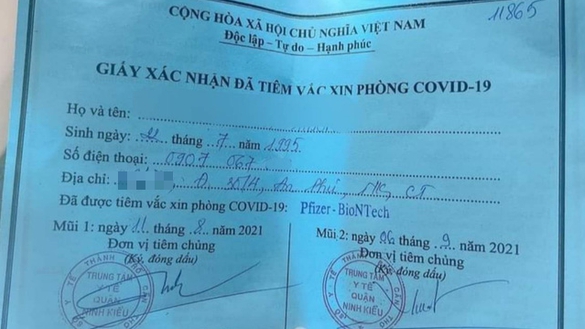 Xác minh nhân thân cô gái khoe được tiêm hai mũi vaccine nhờ 'xin ông anh'