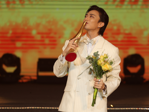 Dư âm giải Cống hiến lần 20 - 2026: Bản lĩnh, tầm vóc "Nam ca sĩ của năm"