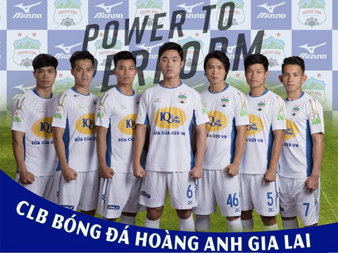 Vòng 1 V-League được truyền trực tiếp, cầu thủ HAGL bảnh bao trong trang phục mới