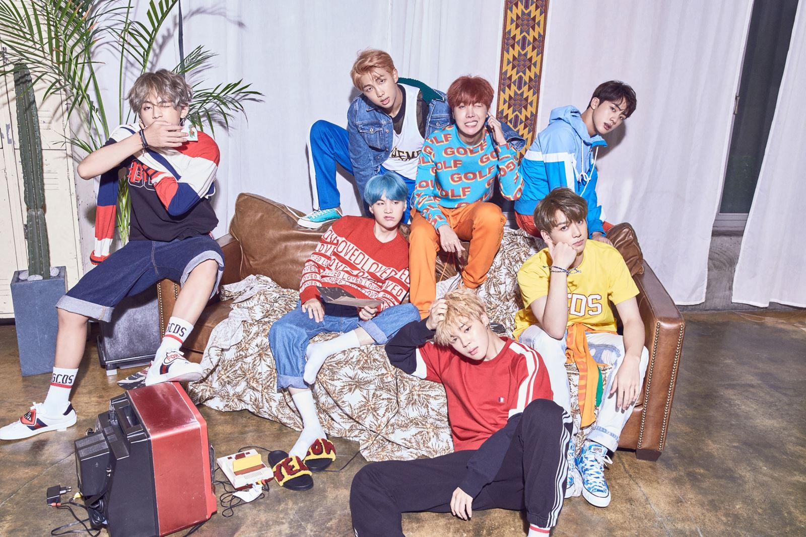 BTS, Phòng cách BTS, Phong cách thời trang của BTS, Love Yourself Her, DNA, BTS, Phong cách thời trang BTS, bts world, bts idol, bts đẹp trai, ảnh bts đẹp trai, bts v