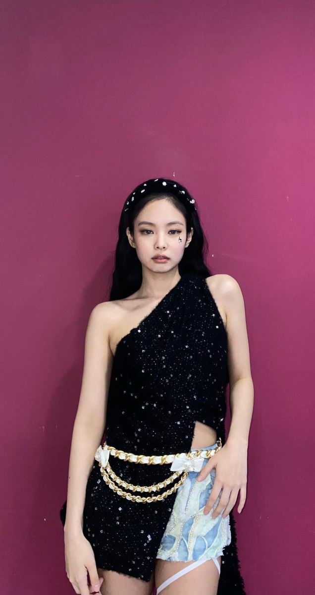 Blackpink. Jennie. 4 món đồ Jennie ưu ái để thăng hạng nhan sắc. Jennie fashion, Bật mí 4 món quần áo được Jennie Blackpink ưu ái diện thường xuyên để thăng hạng nhan sắc