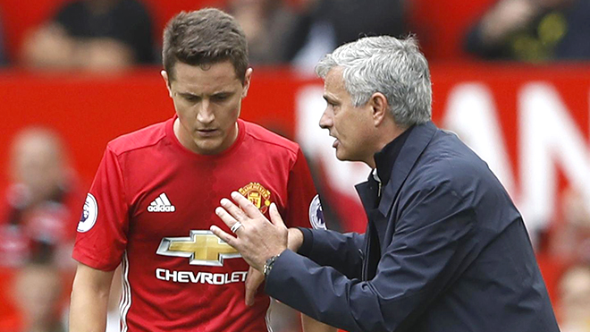 M.U: Herrera là người đem lại sự cân bằng, tại sao Mourinho không sử dụng?