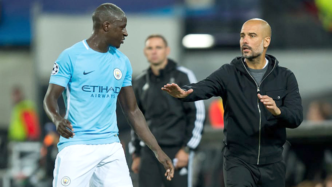 Mendy nên lo lắng cho tương lai ở Man City