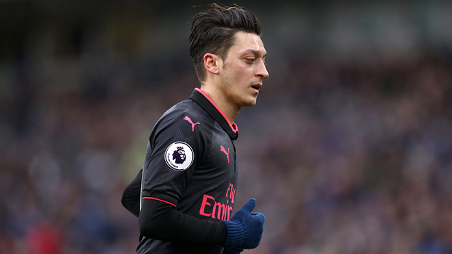 AC Milan vs Arsenal: Mesut Oezil, gánh nặng hay người hùng giải cứu Arsenal?