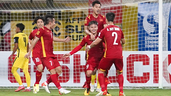 Tuyển Việt Nam và bài toán điểm rơi phong độ