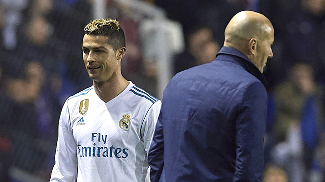 Ronaldo sinh nhật lần thứ 33: Chưa bao giờ, CR7 thua Messi cả...