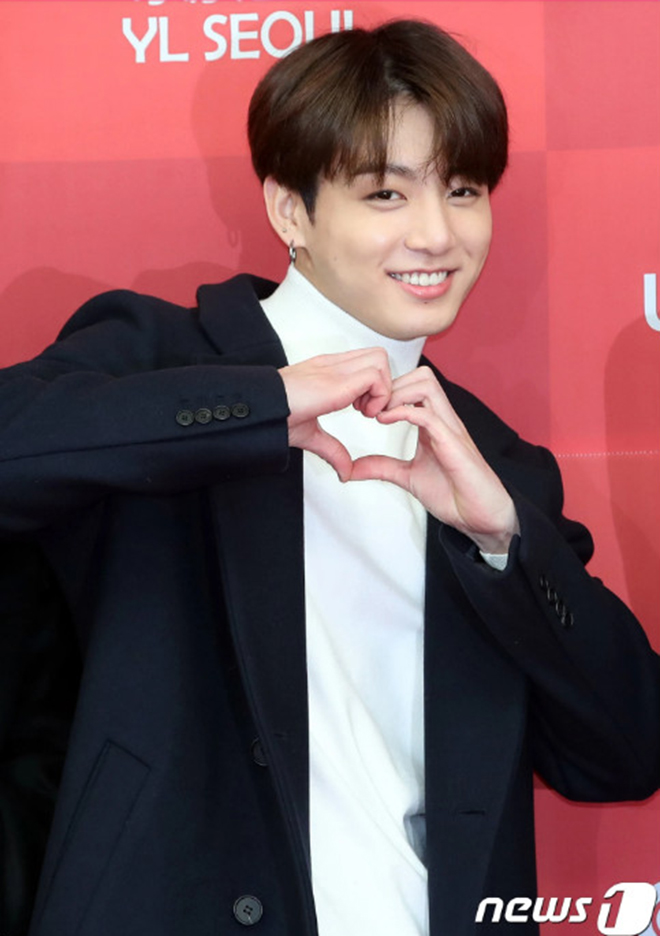 Jungkook, BTS. Jungkook cúi chào ARMY, Jungkook khiêm tốn, Jungkook đáng kính trọng