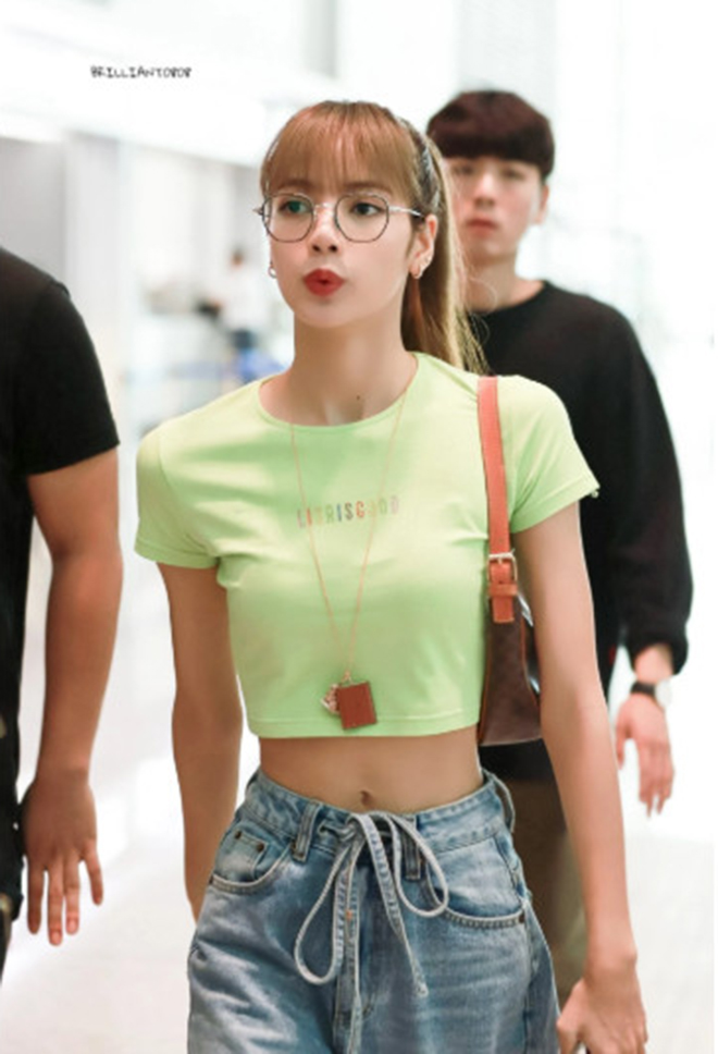 Lisa, Blackpink, Lisa Blackpink, Lisa eo con kiến, Lisa áo crop top, Incheon, Lisa Thái Lan