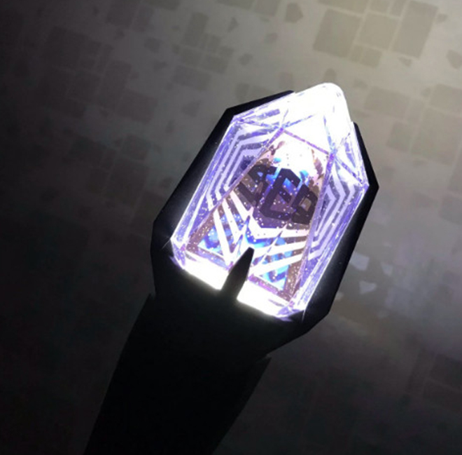 K-pop, IU, EXO, MOMOLAND, SEVENTEEN, MAMAMOO, Stray Kids, Gậy ánh sáng, Light Stick