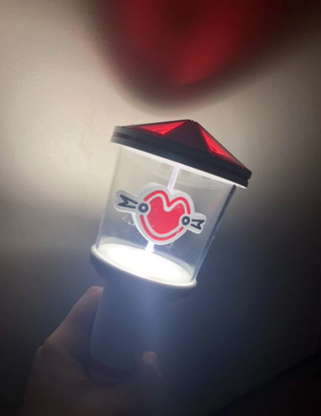 K-pop, IU, EXO, MOMOLAND, SEVENTEEN, MAMAMOO, Stray Kids, Gậy ánh sáng, Light Stick