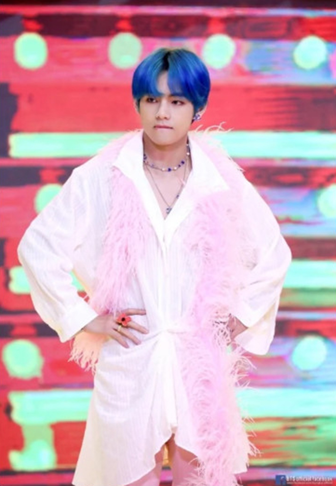 BTS, Bts, V BTS, Trang phục phi giới tính, Chanel, Fendi, Boy with Luv, bts