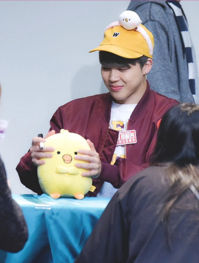 BTS, Bts, Jimin đeo bờm, jimin bts, Jimin cute, Rilakkuma, Jimin mochi, bts