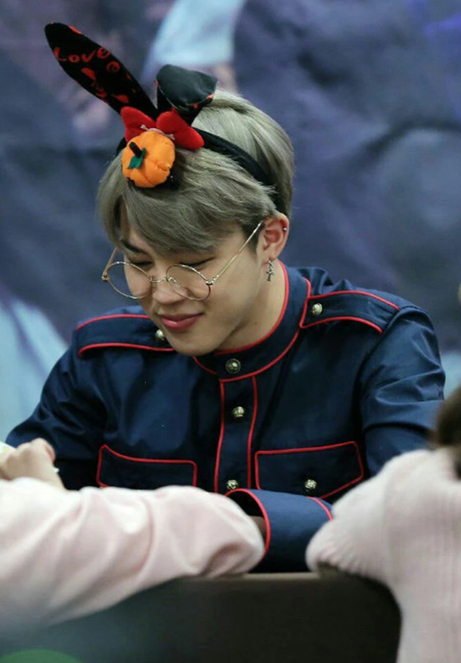 BTS, Bts, Jimin đeo bờm, jimin bts, Jimin cute, Rilakkuma, Jimin mochi, bts