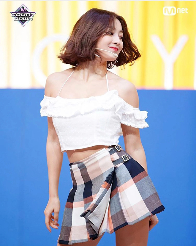 Twice, Jihyo, Đường cong đốt mắt của Jihyo Twice, Jihyo Twice đẹp hút hồn