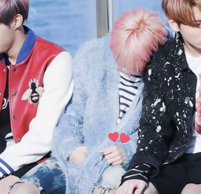BTS, Jimin, Thói quen khi ngủ của Jimin, Jimin có thói wuen nắm tay khi ngủ