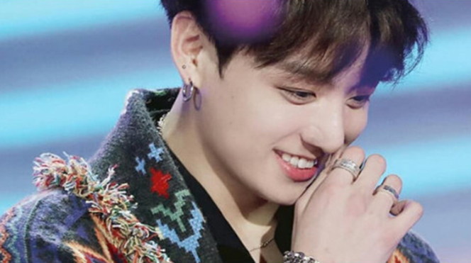 BTS: Jungkook hồi đáp thế nào khi một fan nam muốn hẹn hò?