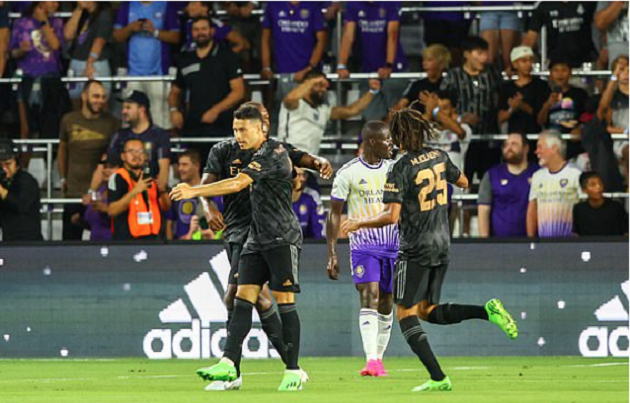 Arsenal có chiến thắng cách biệt thứ 2 trên đất Mỹ