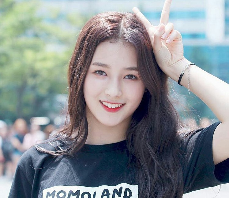 Somi, Produce 101, Nancy, Momoland, Vernon SEVENTEEN, Joo Haknyeon, The Boyz, Huening Kai, TxT, BTS, bts, Nhan sắc vạn người mê của 5 thần tượng Kpop