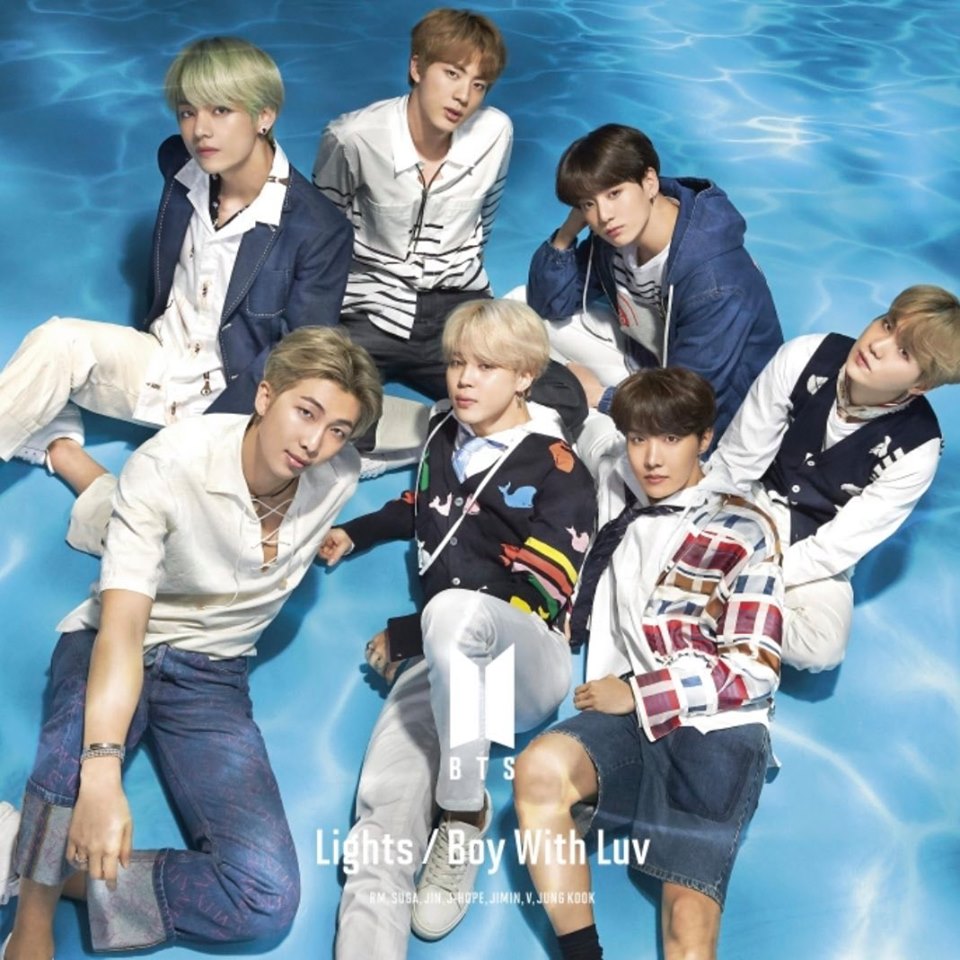 BTS, Celine Dion, Lights, Boy With Luv, BTS phá vỡ kỷ lục, Oricon Nhật Bản