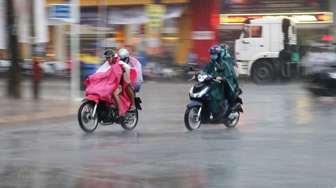 Ngày 14/7, Bắc Bộ nắng nóng, một số tỉnh vùng núi có mưa to đến rất to