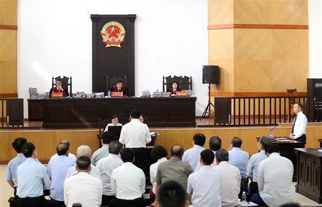Trong ảnh: Quang cảnh phiên tòa. Ảnh: Doãn Tấn - TTXVN