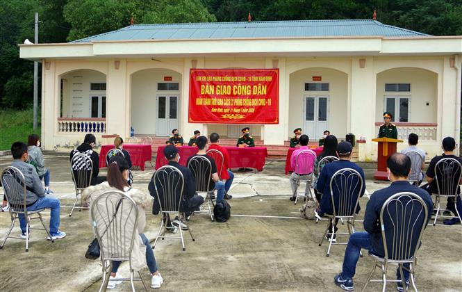 125 công dân hoàn thành cách ly tập trung tại Nam Định. Ảnh: Văn Đạt - TTXVN