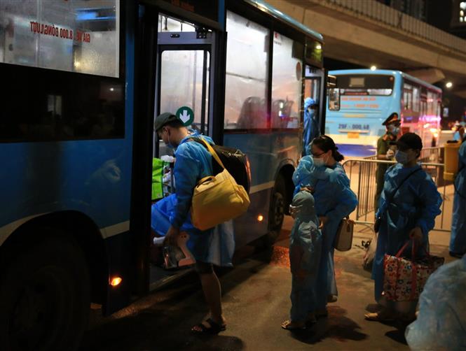 Covid-19, Hà Nội bắt đầu di dời người dân ra khỏi ổ dịch Thanh Xuân Trung, ổ dịch Thanh Xuân Trung, di dời người dân ra khỏi ổ dịch Thanh Xuân Trung, ổ dịch 