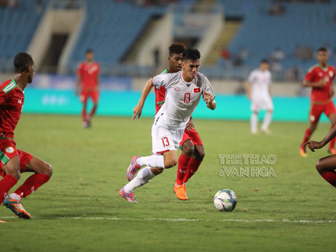 Tiến Linh chưa thể hiện được nhiều dù đang dẫn đầu danh sách vua phá lưới nội V-League 2018 với 11 bàn thắng. Ảnh: Hoàng Linh