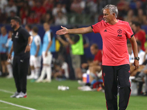 Mourinho đang bị CĐV Man United hoài nghi về thành công trong mùa giải mới