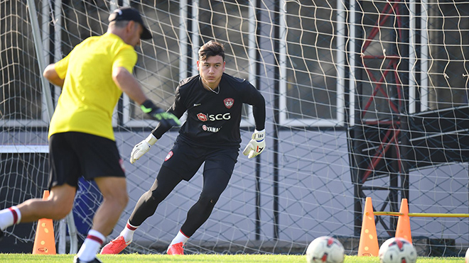 Văn Lâm ngày càng quan trọng với Muangthong United