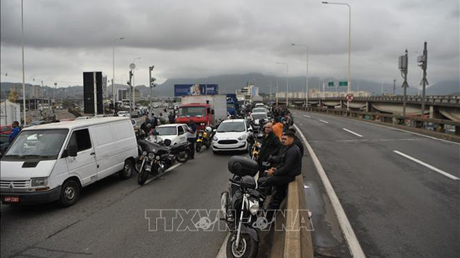 Cảnh sát Brazil tiêu diệt tay súng bắt cóc 37 hành khách xe buýt làm con tin