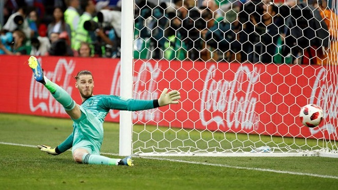 Không cản được quả penalty nào, De Gea bị chỉ trích là vô dụng