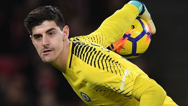 HLV Sarri hé lộ khả năng Courtois ra đi, Real mừng thầm