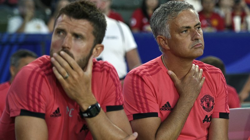 M.U: Michael Carrick xếp Mourinho 'ngang hàng' với Sir Alex