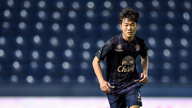 Buriram United 2-0 Nakhon: Xuân Trường lập siêu phẩm, Buriram United giành trọn 3 điểm