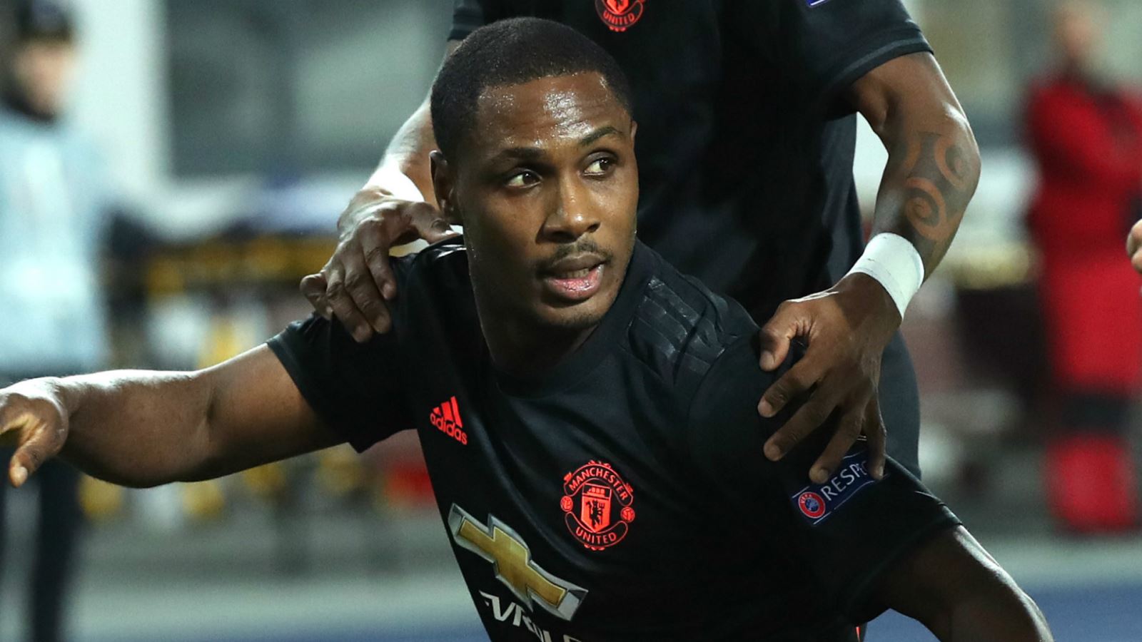 Tin bóng đá MU 27/3: CLB Trung Quốc ngăn MU mua đứt Ighalo. 'Quỷ đỏ' tranh sao trẻ với Real 