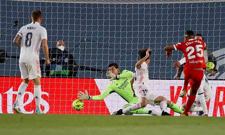 Real Madrid 2-2 Sevilla, video clip bàn thắng Real Madrid vs Sevilla, kết quả bóng đá Tây Ban Nha, ket qua bong da La Liga, bảng xếp hạng bóng đá Tây Ban Nha vòng 35