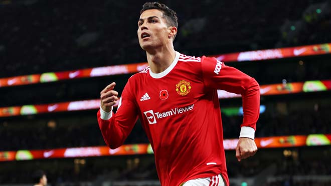 Ronaldo chỉ là 1 trong số 99 vấn đề của MU 
