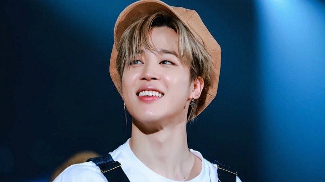 ARMY thích thú, Jimin BTS trông như cậu bé 10 tuổi trên sân khấu